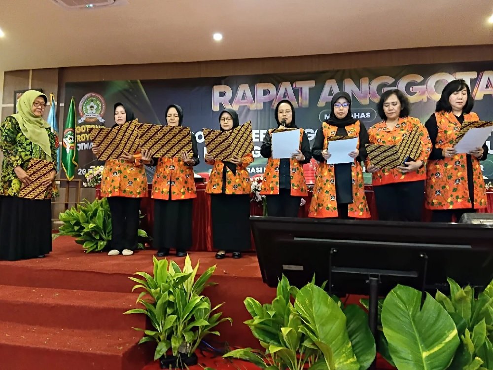 002-Pengurus Koperasi SBW Malang Dr. Sri Untari Kembali Terpilih sebagai Ketua Umum Koperasi SBW Malang