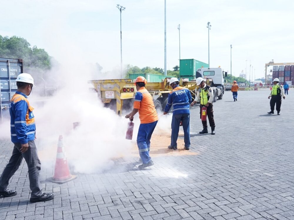 PT TPS Gelar Simulasi Penanganan Kebocoran dan Kebakaran Barang Berbahaya Kelas 3