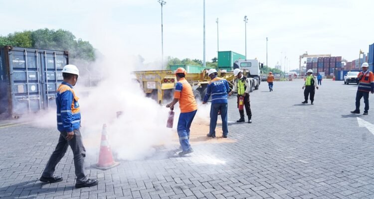 PT TPS Gelar Simulasi Penanganan Kebocoran dan Kebakaran Barang Berbahaya Kelas 3