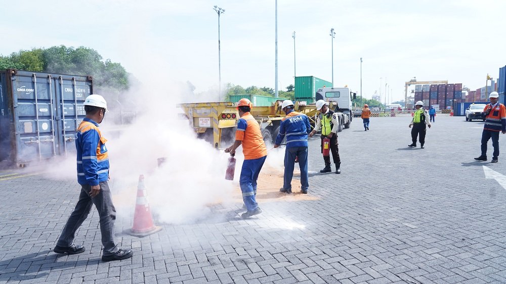 PT TPS Gelar Simulasi Penanganan Kebocoran dan Kebakaran Barang Berbahaya Kelas 3