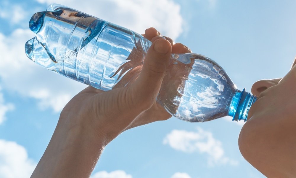 Bahaya Kandungan Mikroplastik, Air Minum Kemasan Tak Selalu Aman