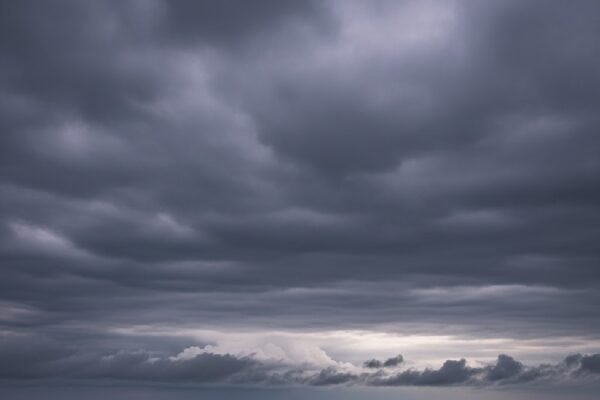 Update Cuaca Malang Raya Hari Ini: Hujan Lebat dan Petir, Kelembapan Tinggi