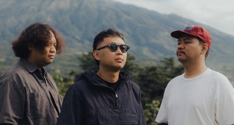 327-Beeswax Beeswax Kembali dengan Single ‘THE BRIDGE OF EMPTYNESS’