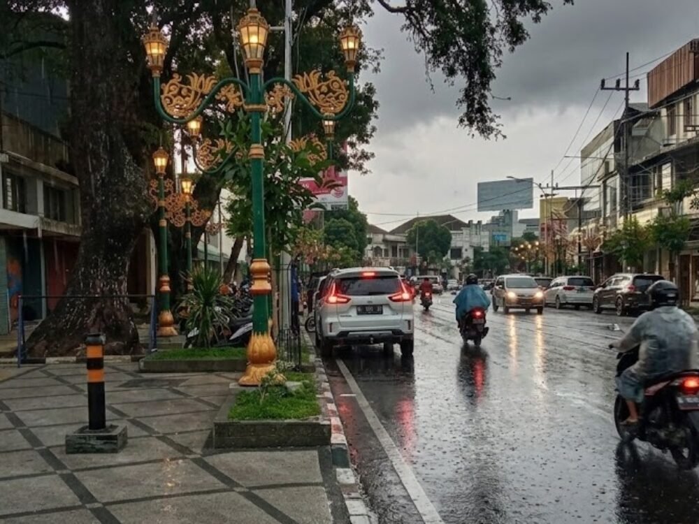 Update Prakiraan Cuaca Malang Raya Hari Ini, Sabtu (28/2/2026): Dominan Hujan Ringan, Intensitas Naik Jelang Malam