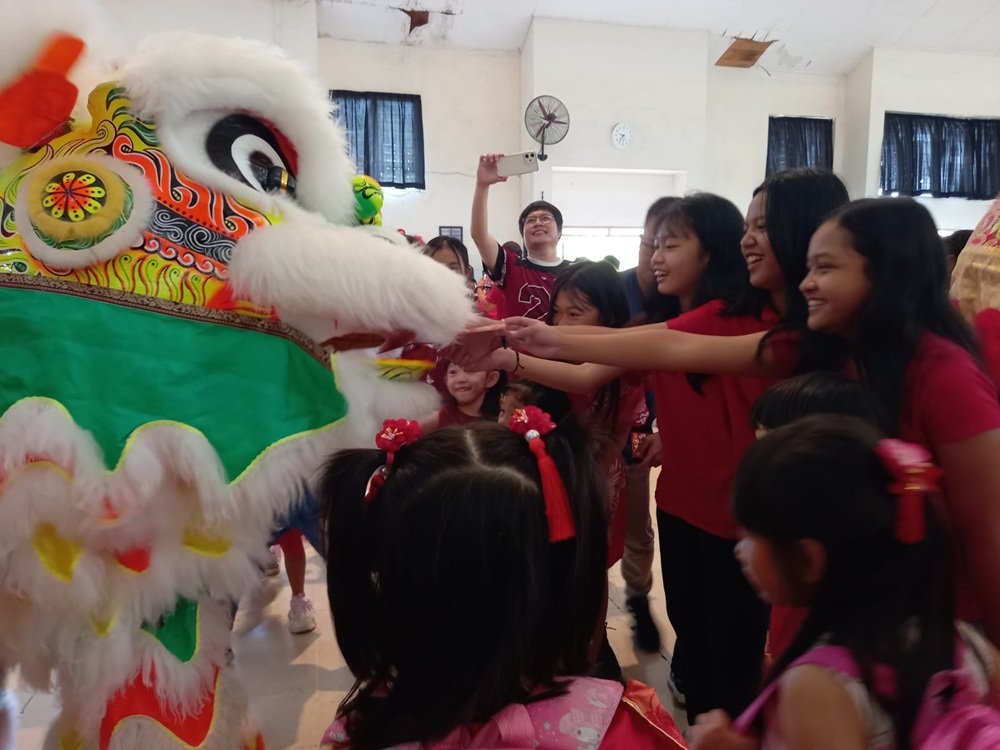 Pertahankan Tradisi Perayaan Imlek, Sekolah Pancasila Taman Harapan Hadirkan Kemeriahan Pentas Seni dan Barongsai Show