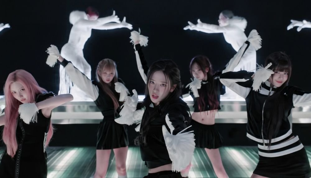 Kembalinya Grup IVE dengan lagu 'Blackhole' mendapat sambutan antusias penggemar Kpop