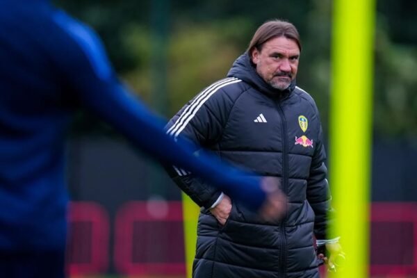 Leeds United kemungkinan akan kehilangan hingga enam pemain untuk pertandingan Liga Premier melawan Aston Villa