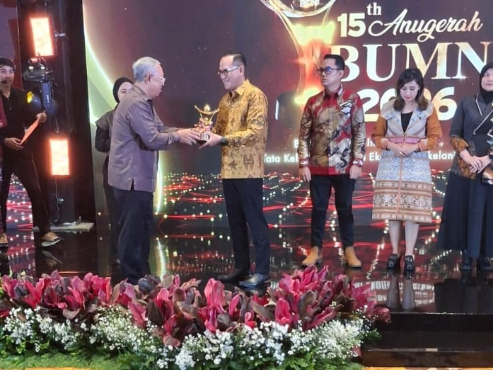 024-Bayu Setyadi TPS menerima penghargaan TPS Surabaya Raih Penghargaan Best Corporate Port Operation Excellence di Anugerah BUMN 2026