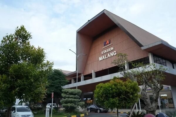 Puncak Arus Mudik Penumpang Kereta Api di Malang pada 17–19 Maret 2026