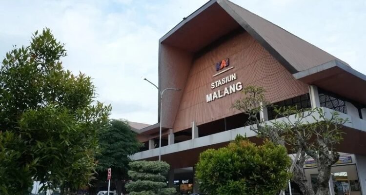 Puncak Arus Mudik Penumpang Kereta Api di Malang pada 17–19 Maret 2026