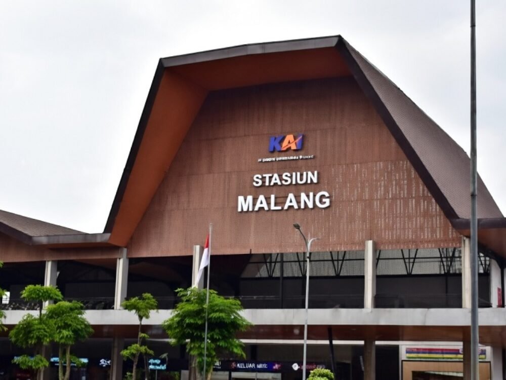 369-Stasiun Malang Arus Balik Lebaran Masih Tinggi, Stasiun Malang Layani 7.304 Penumpang Sabtu Ini