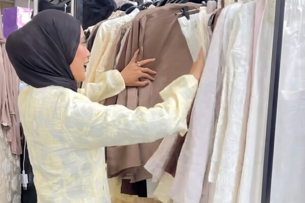 5 Rekomendasi Belanja Lebaran Fashion Gen Z Dengan Budget Pas-Pasan