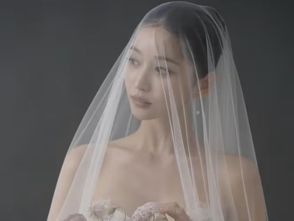 Lee Hwa Kyun Lee Hwa Kyum mengumumkan pernikahannya