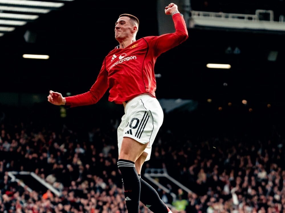 MU Crystal Palace Pecundangi Crystal Palace, MU Kini di Peringkat Tiga Klasemen Liga Premier