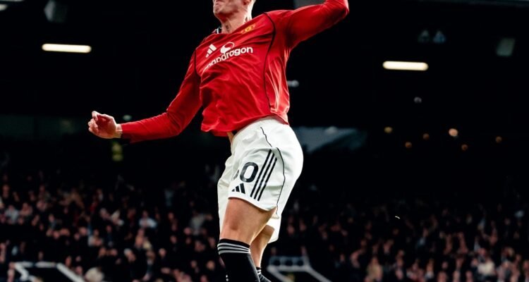 MU Crystal Palace Pecundangi Crystal Palace, MU Kini di Peringkat Tiga Klasemen Liga Premier