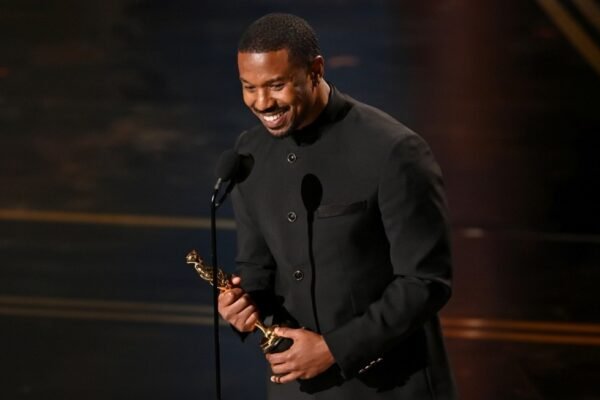 Michael B. Jordan Sabet Gelar Aktor Terbaik di Ajang Oscar 2026 Lewat 'Sinners', Sisihkan Leonardo DiCaprio