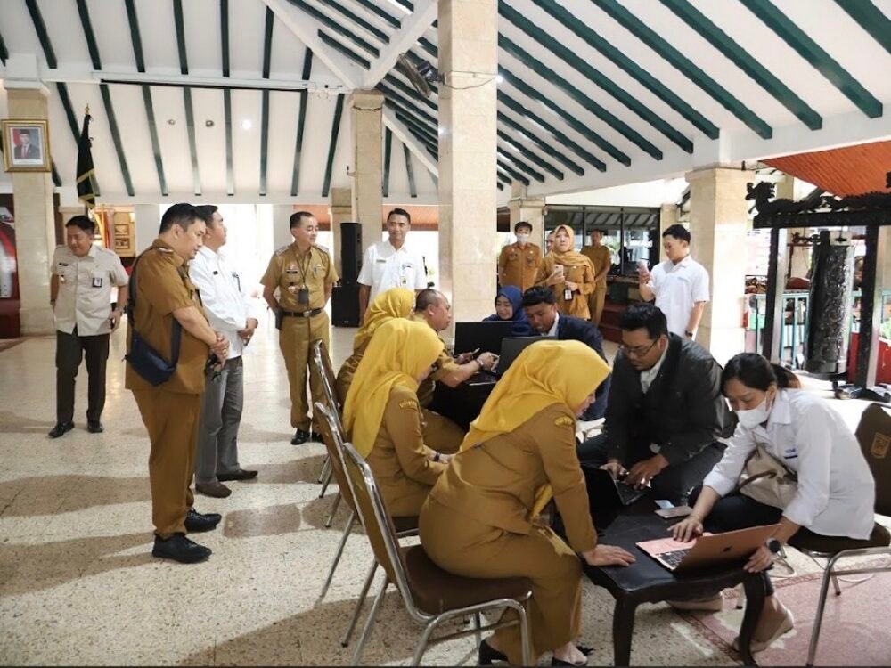 Pendampingan Penyampaian SPT Tahunan Melalui Cortex oleh Sekda Kabupaten Malang Bersama KPP Pratama Kepanjen