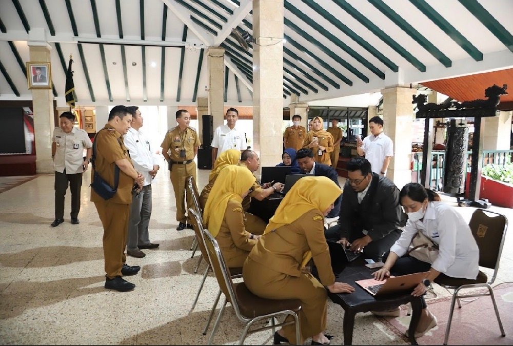 Pendampingan Penyampaian SPT Tahunan Melalui Cortex oleh Sekda Kabupaten Malang Bersama KPP Pratama Kepanjen