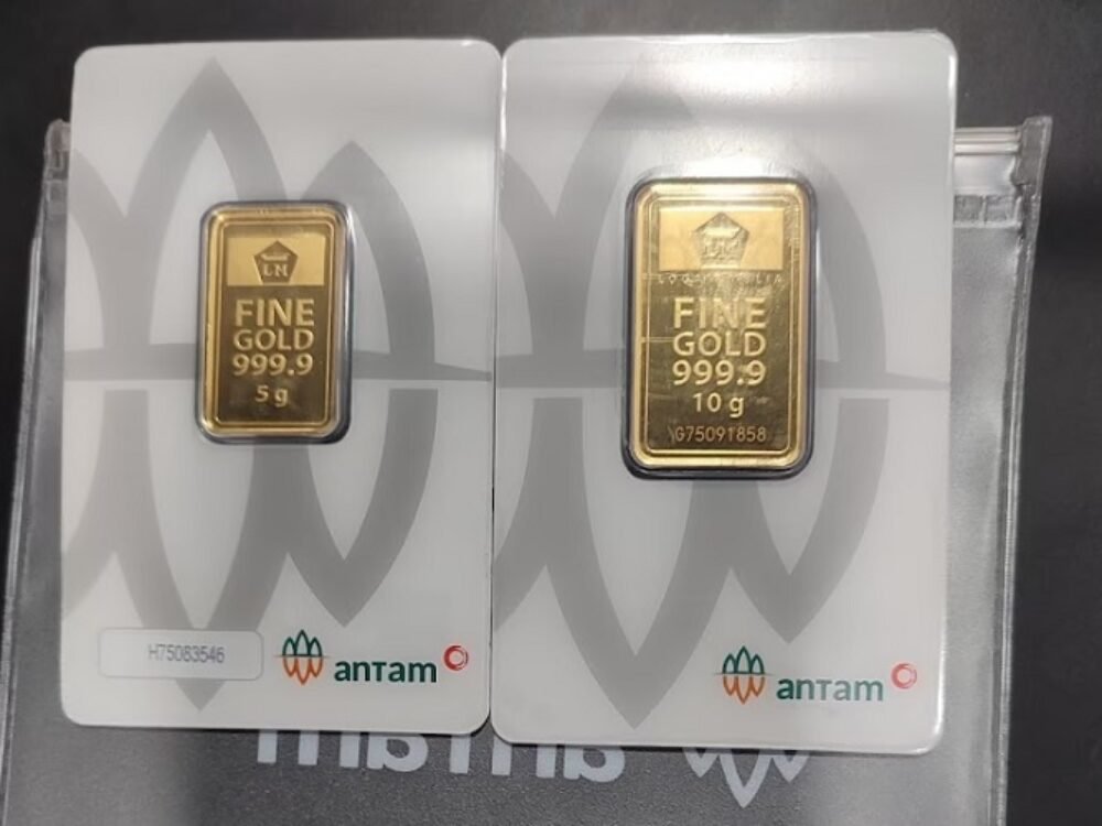 Update Harga Emas Antam Hari Ini 13 April 2026, Anjlok Rp42 Ribu per Gram