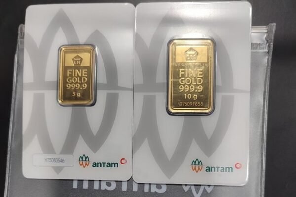 Update Harga Emas Antam Hari Ini 13 April 2026, Anjlok Rp42 Ribu per Gram
