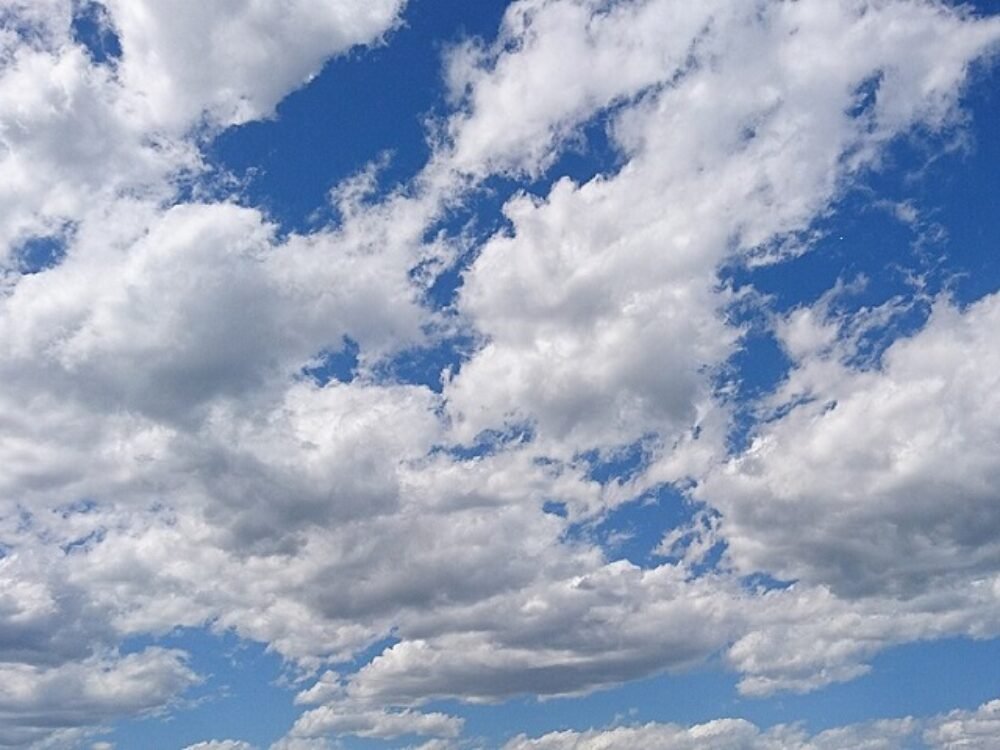 Cuaca Malang Raya Hari Ini, Sabtu 18 April 2026: Berawan Tebal dan Udara Kabur, Berpotensi Hujan Ringan Siang-Sore