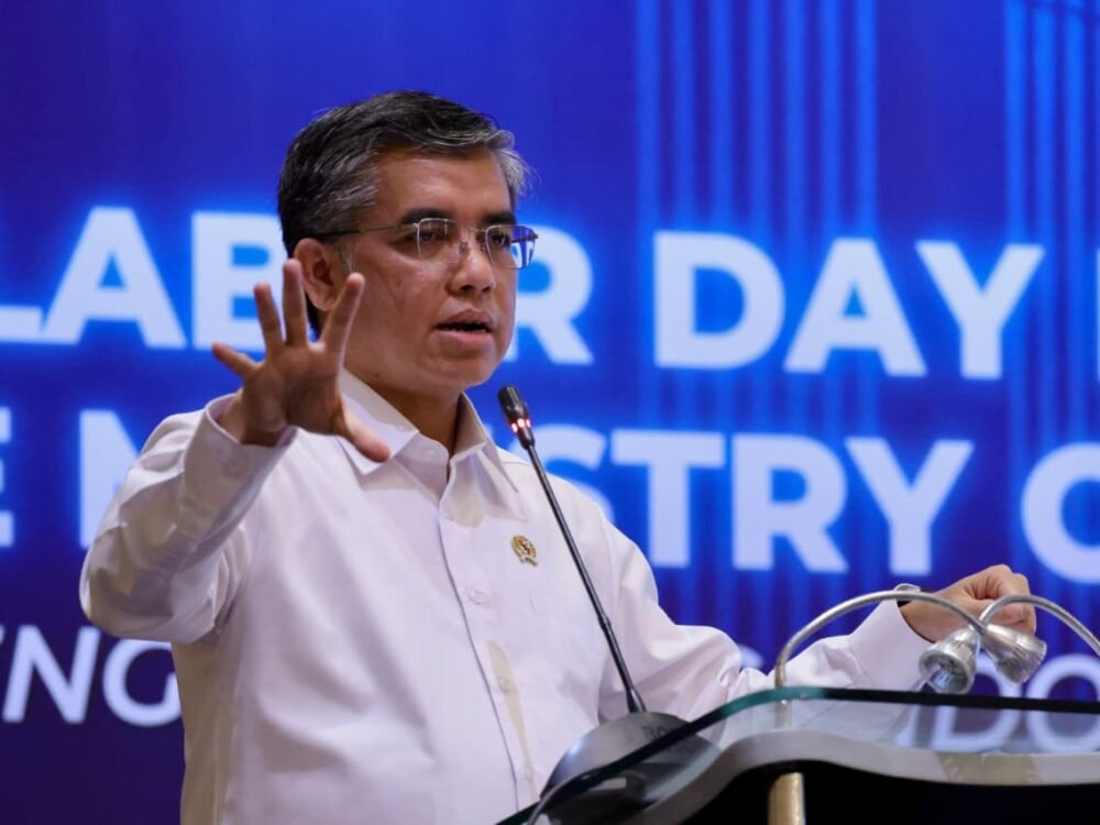 Di Tengah Gejolak Global, Menaker Yassierli Tegaskan Lapangan Kerja Tetap Terbuka
