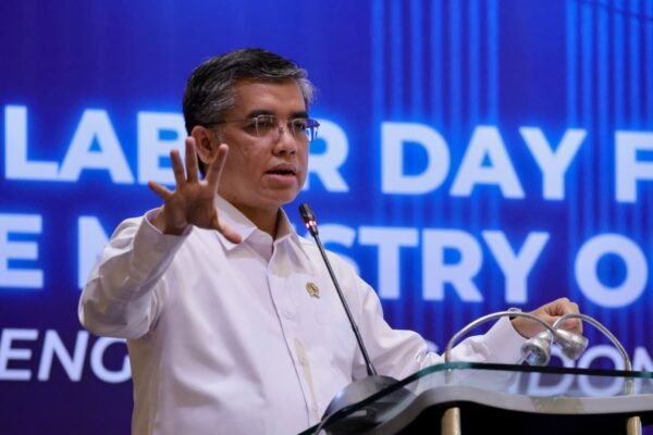 Di Tengah Gejolak Global, Menaker Yassierli Tegaskan Lapangan Kerja Tetap Terbuka