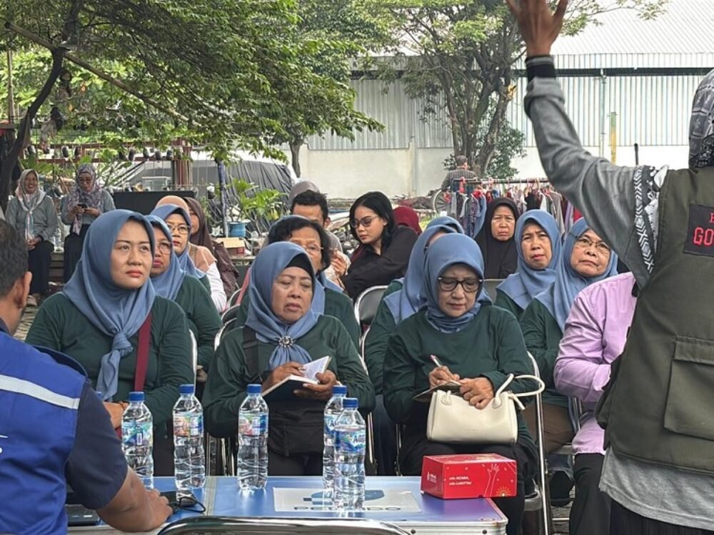 Tingkatkan Literasi Pengelolaan Sampah, TPS Ajak Warga Sidotopo Wetan Belajar dari Bank Sampah Gotong Royong Perak Barat