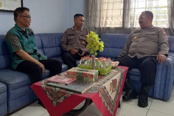 Jaga Suasana Kondusif di Lingkungan Pendidikan, Kapolsek Klojen Kunjungi SMP Taman Harapan Malang