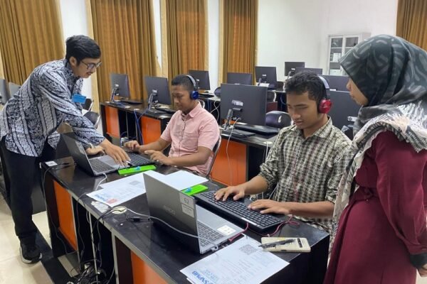 Fasilitas Inklusif, Peserta Difabel Ikuti UTBK di UB Secara Mandiri