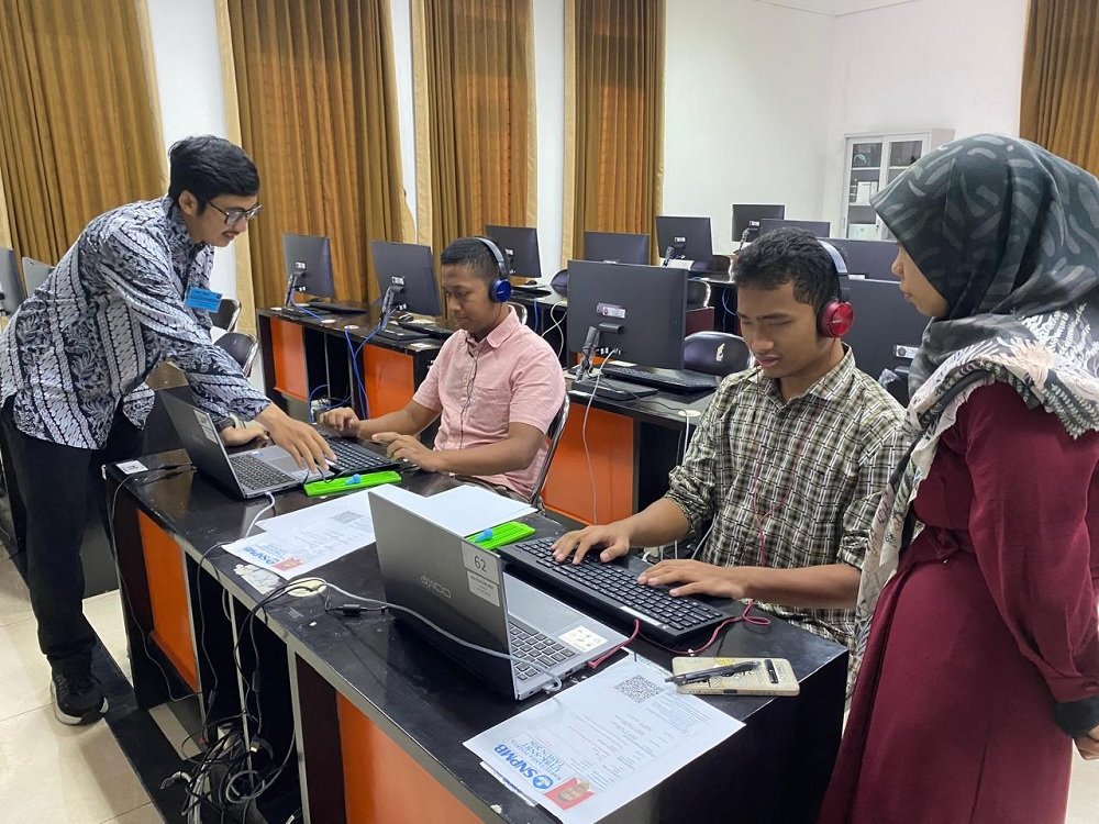 Fasilitas Inklusif, Peserta Difabel Ikuti UTBK di UB Secara Mandiri