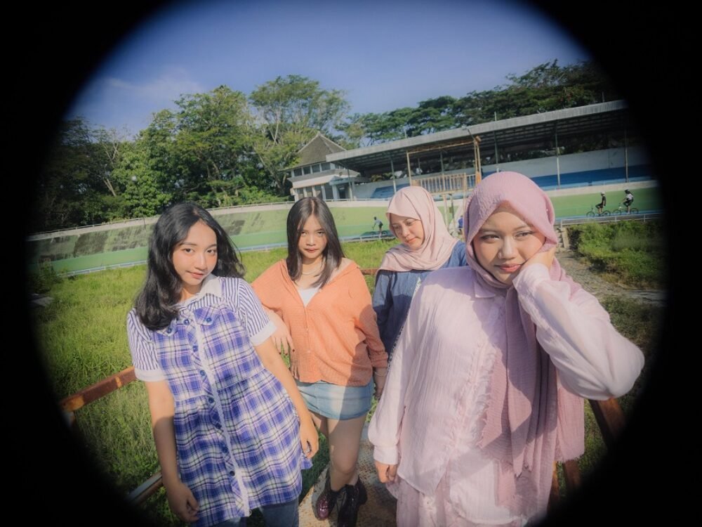 Silly Fragments Ungkap Perasaan Jatuh Cinta Lewat ‘Meant to Stay’