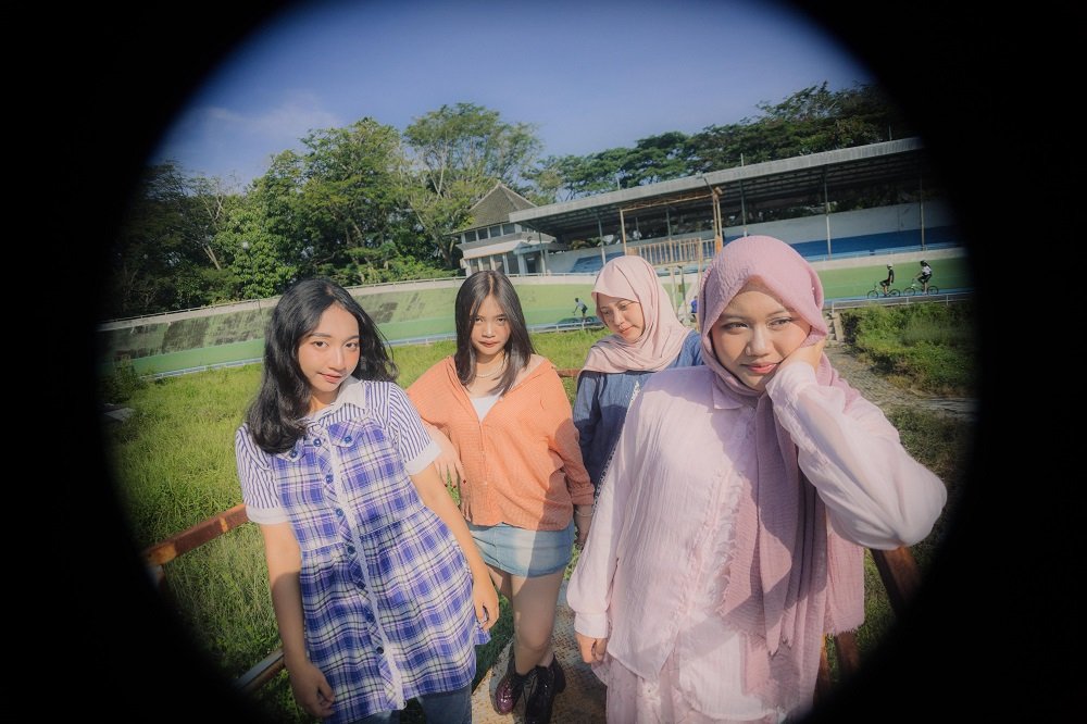 Silly Fragments Ungkap Perasaan Jatuh Cinta Lewat ‘Meant to Stay’