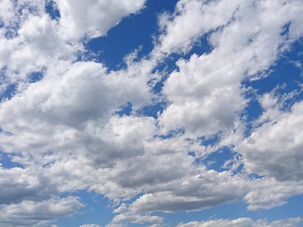 Cuaca Malang Raya Hari Ini, 27 April 2026: Berawan Hingga Hujan Ringan, Kelembapan Tinggi