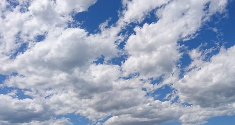 Cuaca Malang Raya Hari Ini, 27 April 2026: Berawan Hingga Hujan Ringan, Kelembapan Tinggi