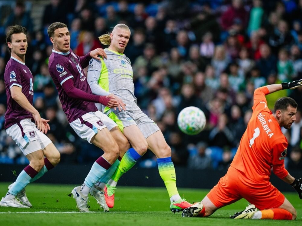 Taklukkan Burnley 1-0, Manchester City Rebut Puncak Klasemen