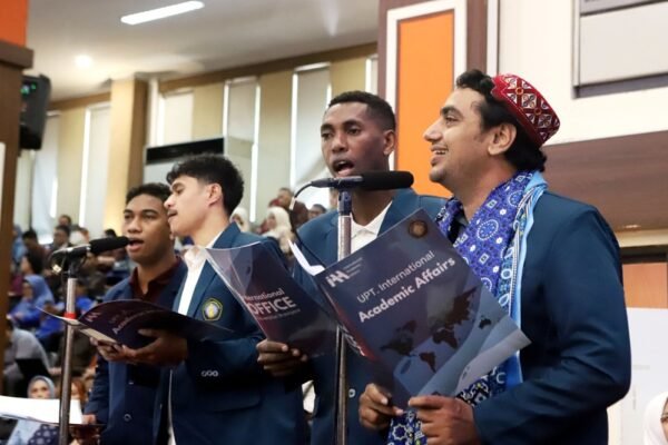 Boys of Peace Curi Perhatian di Wisuda UB, Latar Belakang Mereka Tidak Main-Main