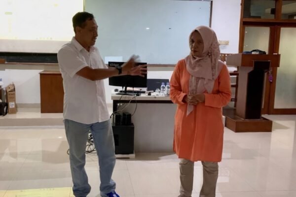 Kuliah Tamu Mulai Bisnis Ala Happy Khan di ABM Malang, Ulas Fenomena Malu Berjualan