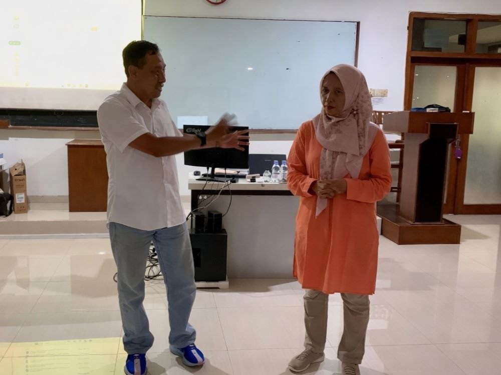 Kuliah Tamu Mulai Bisnis Ala Happy Khan di ABM Malang, Ulas Fenomena Malu Berjualan