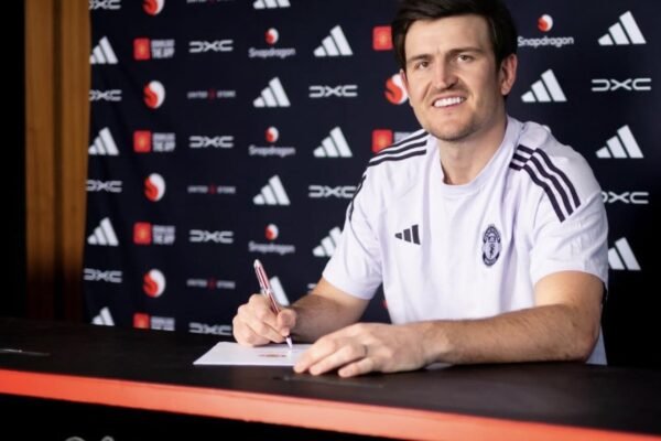 Perpanjang Kontrak di MU Setahun Lagi, Harry Maguire Rela Potong Gaji