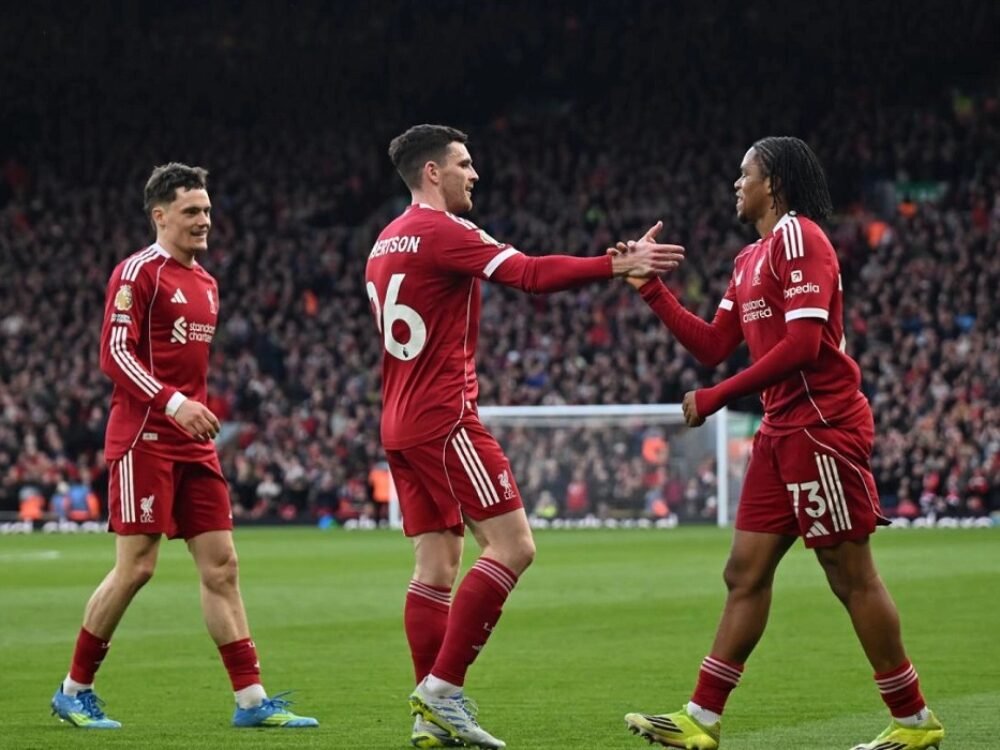 Jadi Penyelamat Liverpool, Apakah Rio Ngumoha Turun Melawan PSG?