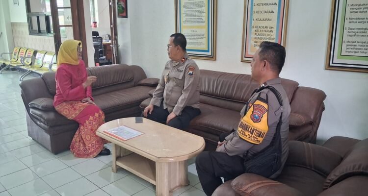 Kepsek SMPN 19 Malang Sambut Baik Giat Sambang dan Silaturahmi Kapolsek Klojen