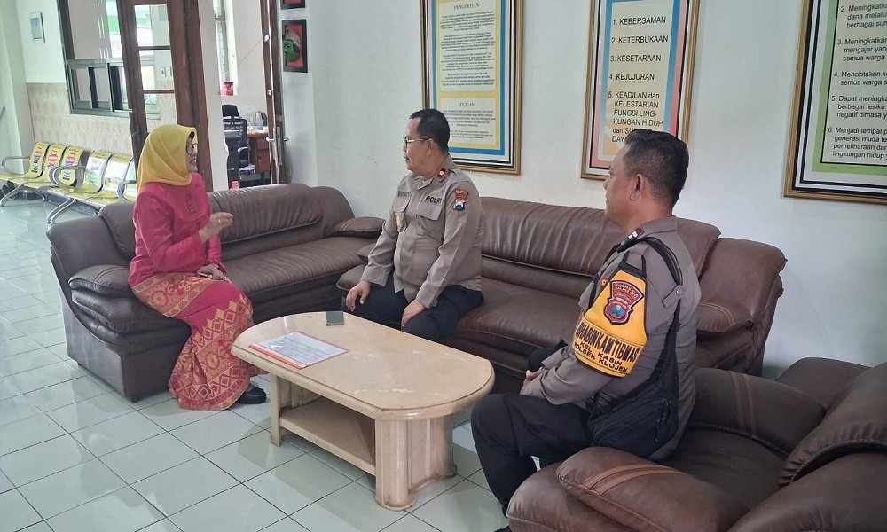 Kepsek SMPN 19 Malang Sambut Baik Giat Sambang dan Silaturahmi Kapolsek Klojen