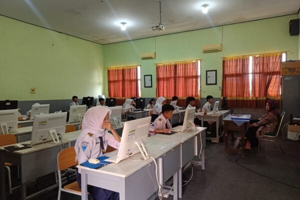 161 Siswa SMPN 19 Malang Sukses Jalani TKA Hari Pertama