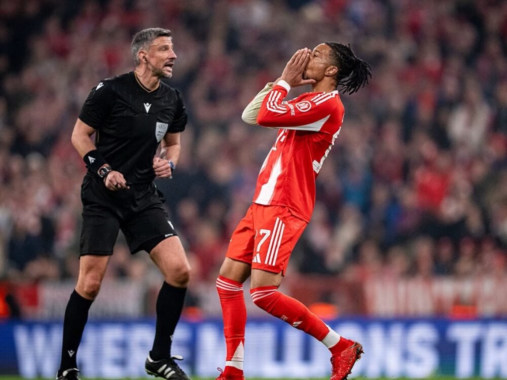 bayern real madrid Michael Olise Sebut Kemenangan Bayern Atas Real Madrid Bukan Karena Kartu Merah Camavinga