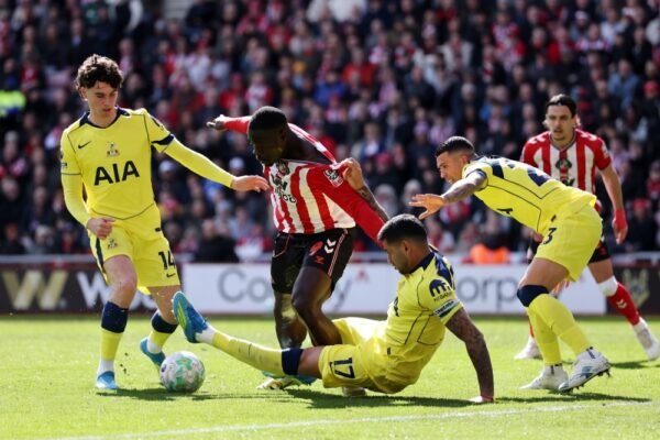 Hasil Liga Inggris Pekan ke 32: Tottenham Makin Terpuruk, Nottingham Forest Amankan Posisi