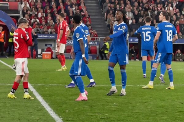 Wasit Piala Dunia Beri Hadiah Kartu Merah untuk Pemain yang Tutup Mulut Gunakan Kaos