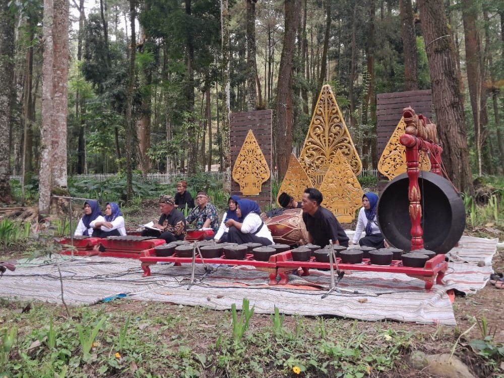 Kembol Bujono Rawat Kebersamaan dan Budaya di Desa Wisata Poncokusumo