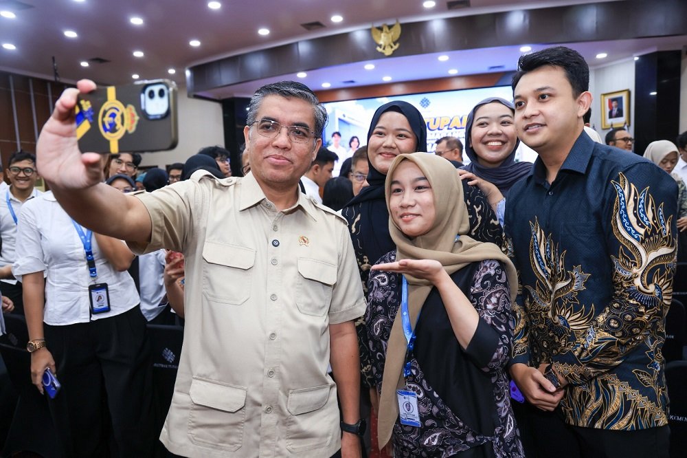 Tutup Program Magang Nasional Batch 2, Menaker Yassierli: Magang Jadi Bekal Masuk Dunia Kerja
