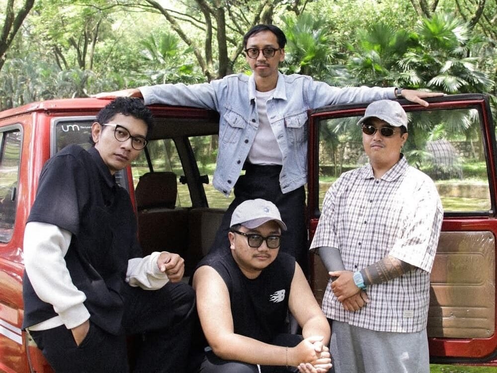 Peni Rilis '30', Album Debut Penuh Gejolak dan Refleksi